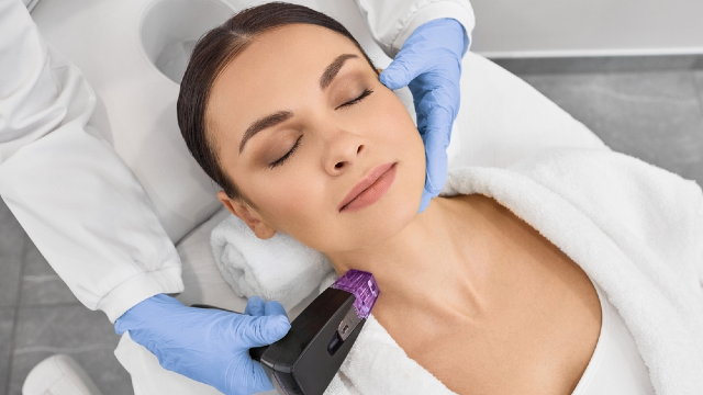 Neck Lifting Treatment.